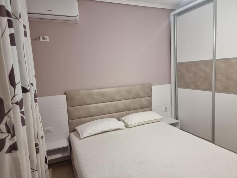 Two Suns Apartament Sarande Exterior photo